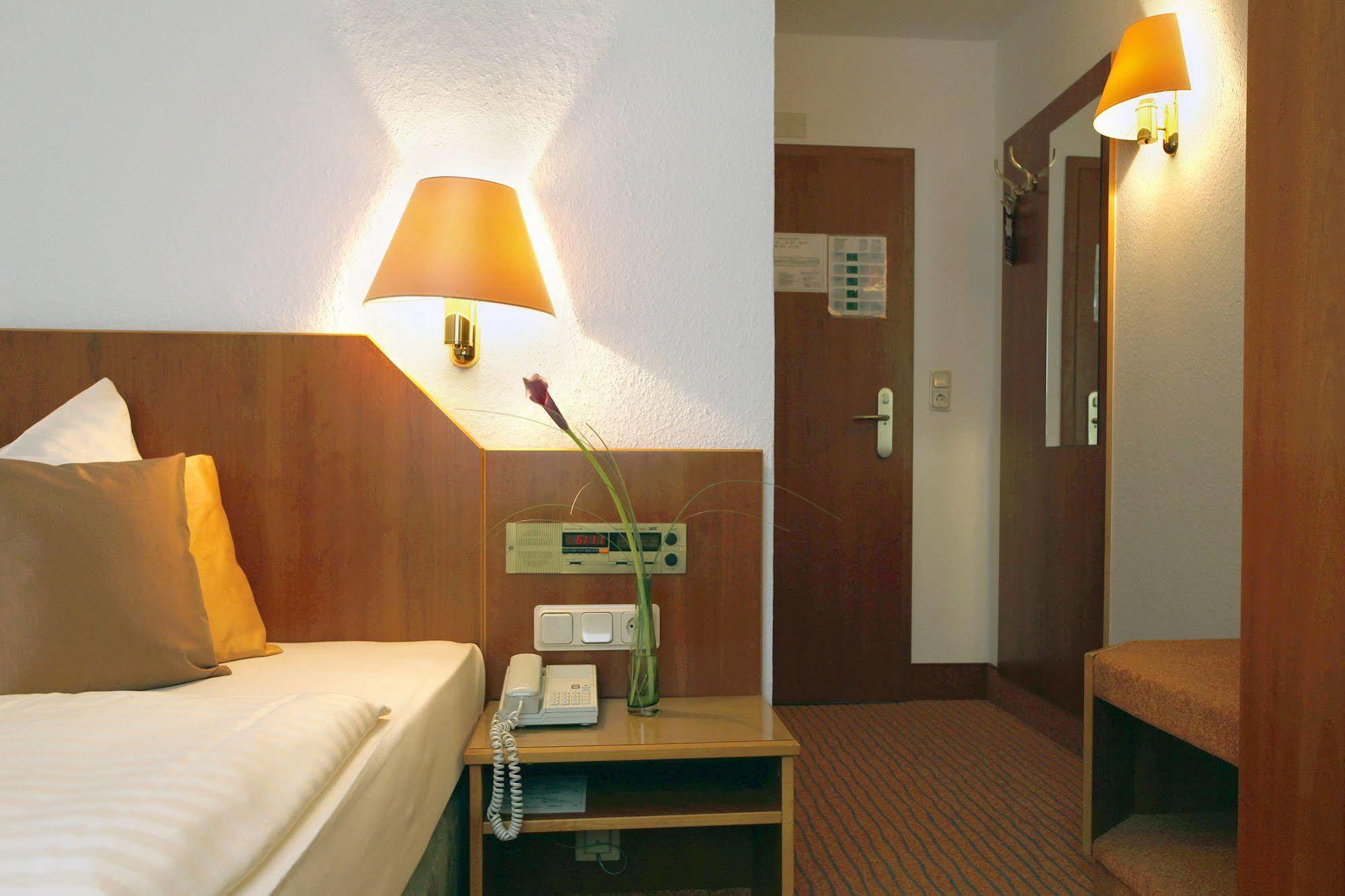 Hotel Kleefelder Hof Hannover Esterno foto